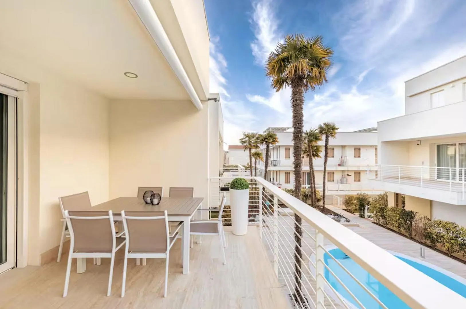Jesolo - Appartamento Elegante Con Piscina アパート
